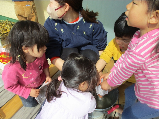 雑巾絞りは年末の大掃除でもやったのでもうおてのもの♪