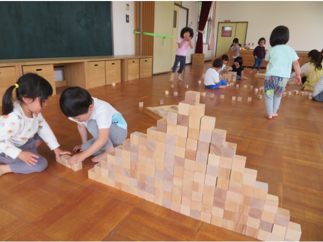 大きなピラミッドを作ったよ