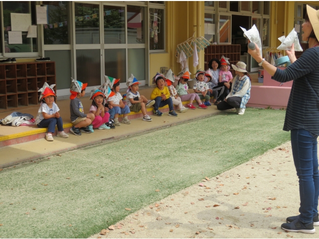 元気よく歌えて園長先生からかぶとのプレゼントです♡