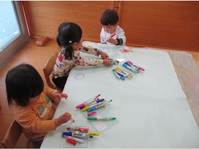 お友だちの様子も気になるね。