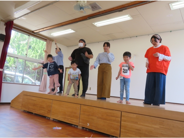 飛ばした竹とんぼの行方を追いかけます!