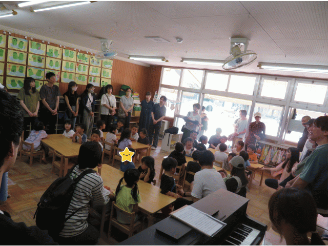 歌は笑顔で歌ってくれました！つばめになって飛んで飛んで遊ぼ♪