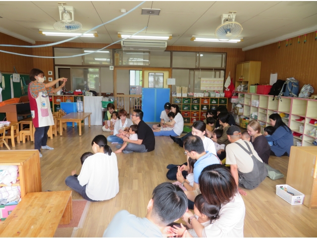 ふくすけさーん♪手先、足先をつまんで触れ合い！楽しいな～♪