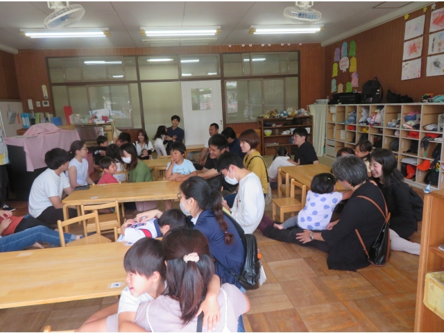 ぎゅーっとハグをしたり、タッチをしたり楽しんでいました。