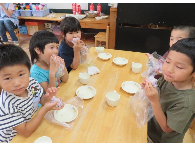 おおきなお口でパクリッ！！