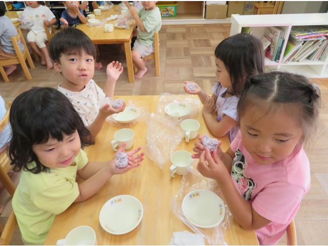 まんまるおにぎり、さんかくおにぎりたくさんの形があって面白かったね😊