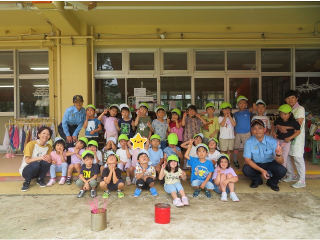 消防署員の方と一緒に“はい　チ～ズ♪”