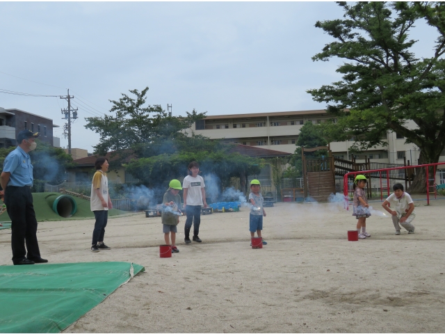 綺麗な花火が飛び出してきました!