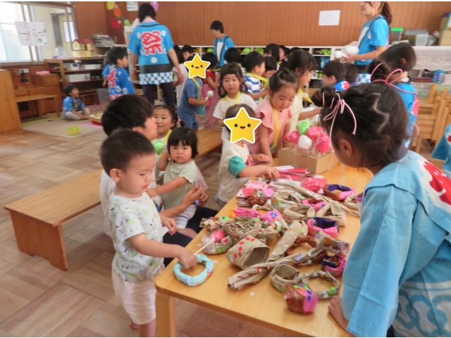 初めてのお買物にちょっぴり緊張気味です