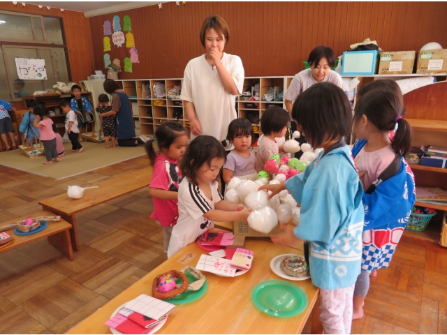 大人気の食べ物屋さん♫