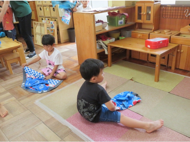 着たはっぴは丁寧にたたみます