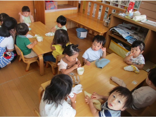 ごちそうさまもみんな一緒にします。