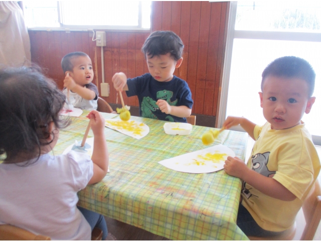 見てみて黄色いスイカだよ♡