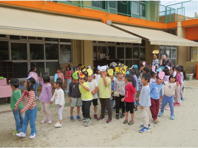 ぞう組、きりん組のお友だちのカード探しが始まります！