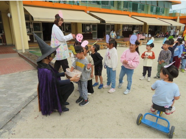 次は、魔女さんとじゃんけん!