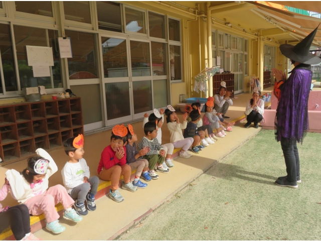 魔女さんからのクイズに考え中!