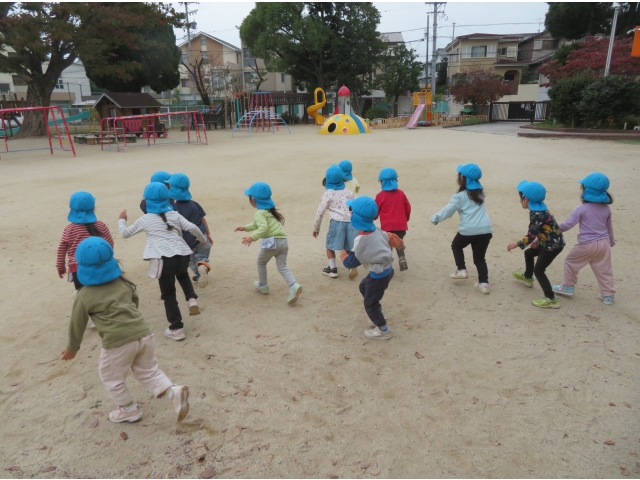 勢いよく探しに行きました♪