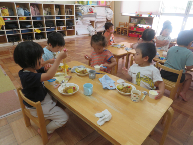 “冷たくておいしいね～♡”