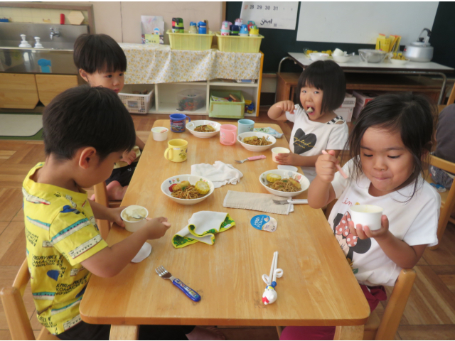 “いただきまーす♡”