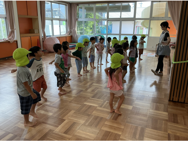 保育者と一緒に☺