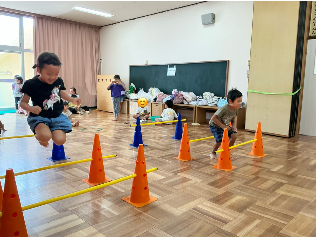 両足ジャンプで空を飛ぶ修行！！