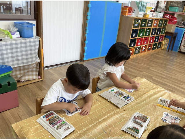 「真剣に塗ってます！」