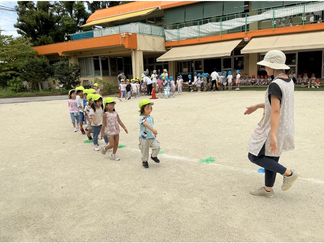 　行進で張り切って入場！