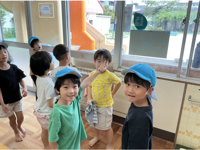 園庭での練習が増えてくると王様の木や遊具からも手紙が届きました！