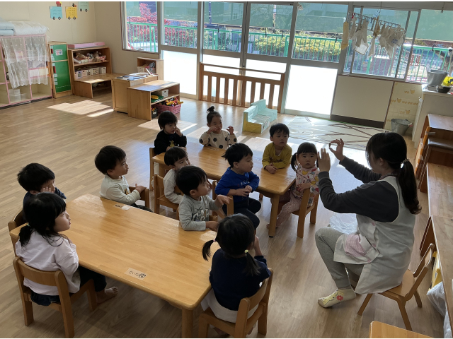 今日はどんぐりとかくれんぼするよ！