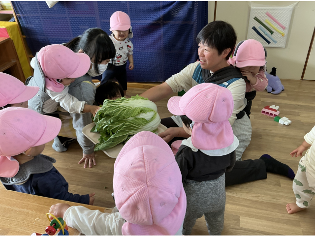 一人二人と、触ってみようとする子が増えました。