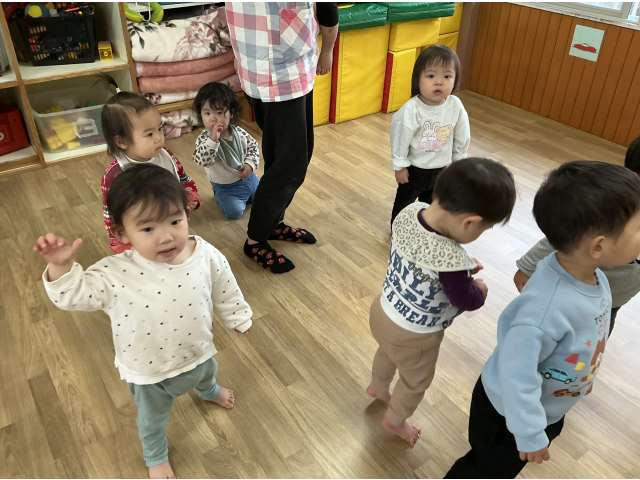 きょうりゅうになるぞー🎵ガオー