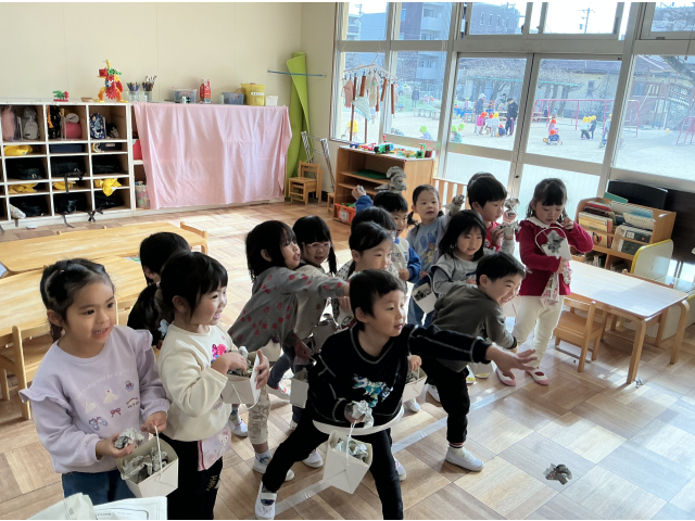 みんなで「おにはそとー！」