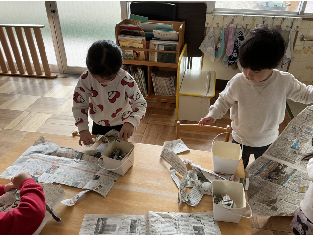 新聞紙って大きいなあ