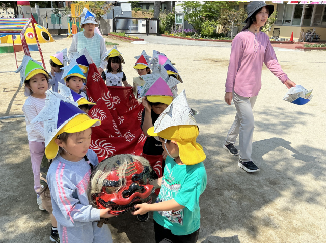 獅子舞を持って練り歩き♪