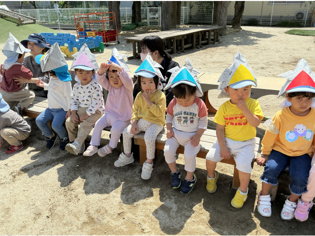 ２歳さんはベンチに座って楽しみます❤