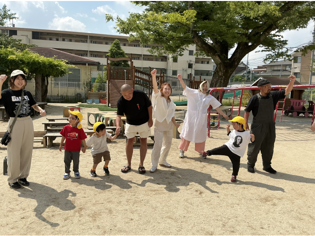 暑い日差しにも負けず、全力のダンス♪子どもにも負けていません♡