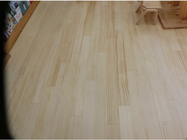 新しい床
