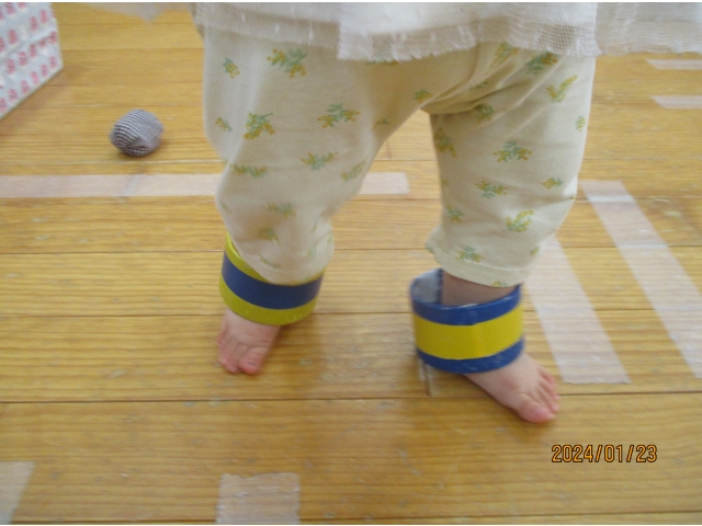 足にはめています