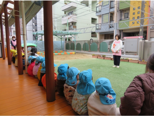 園長先生の話もしっかり聞いていました。