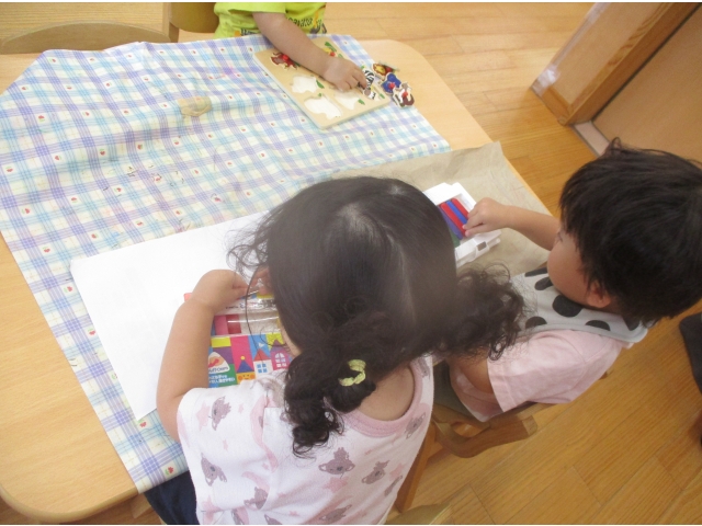 自由画をしたり…