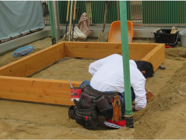 木枠に変えました。