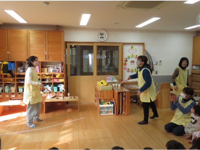 羽根つきは記録4回。コン！コン！といい音がしました。