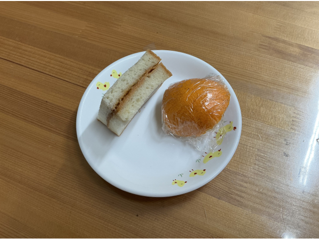 はちみつきな粉サンドとみかん