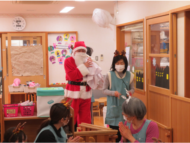 サンタさんが来てくれました♪