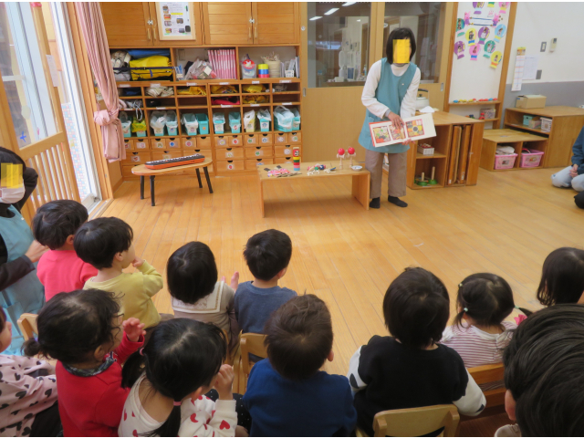 「おせち」の絵本を見ました。