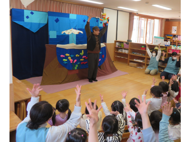 海の歌でダンス♪