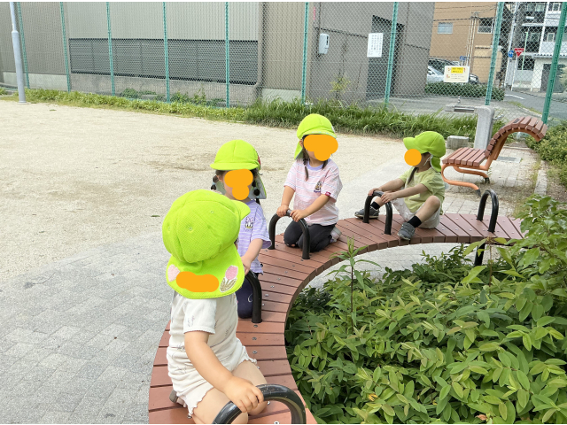 “しゅっぱーつ♪”ごっこ遊びが盛んです。