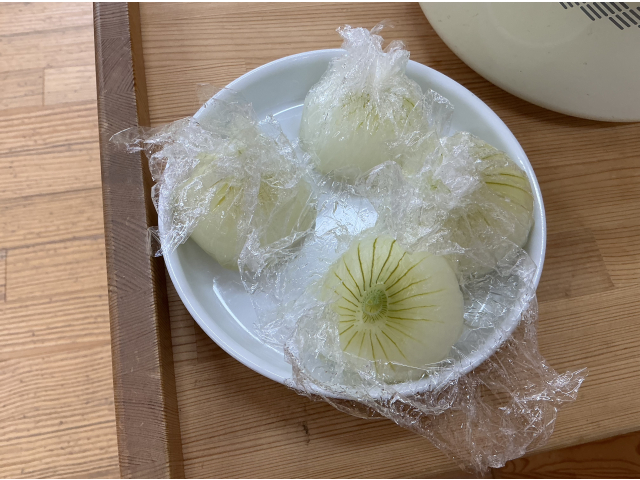 丸ごとの玉ねぎ