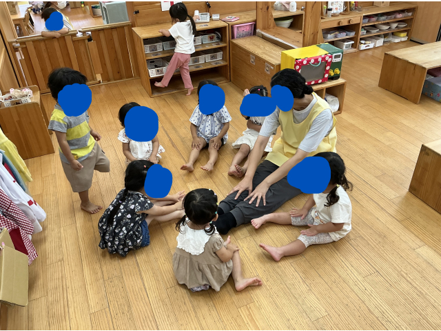 あんよなげだすおさるさん♪