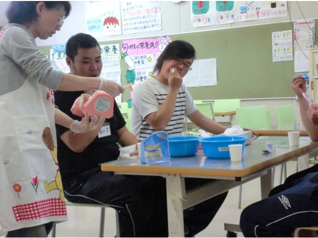 職員は笑ってません（笑）